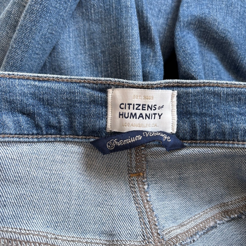 Citizens of Humanity Isola Flare Jeans - Picture 7 of 8